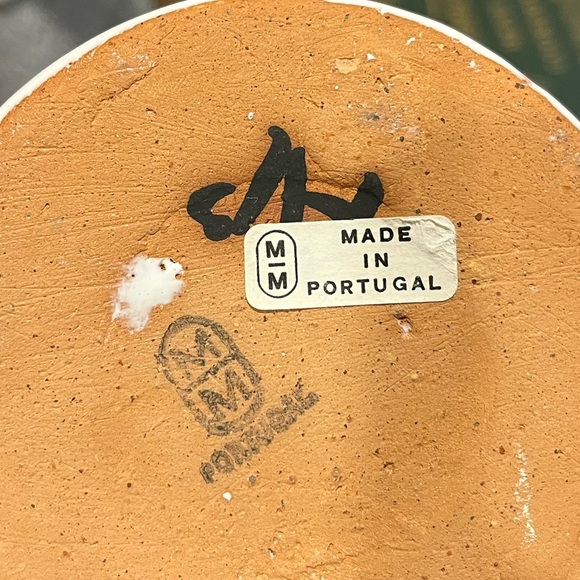 HAND-PAINTED PORTUGUESE CERAMIC CANDLE HOLDER – VINTAGE CHARM - Picture 6 of 7